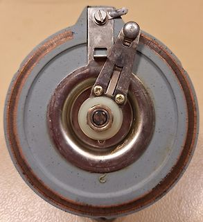 Nahaufnahme eines mechanischen Schalters oder Relais
