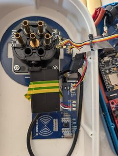 Elektronikaufbau mit Leiterplatten und Steckverbindern