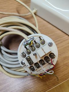 Anschluss einer elektrischen Leitung an eine Klemme