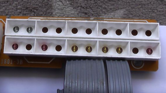 Leiterplatte mit LED-Anzeige und Flachbandkabel