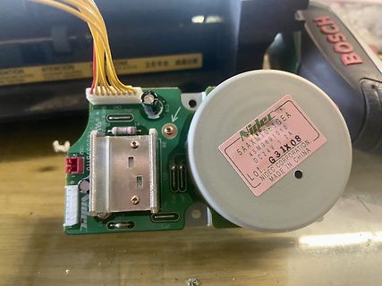 Leiterplatte mit Nidec-Lüfter und Anschlüssen