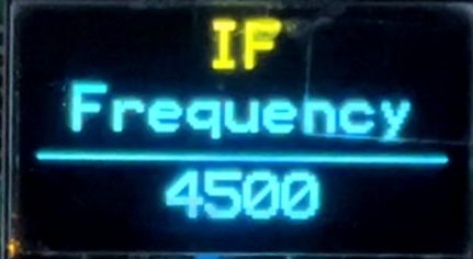 Abfotografiertes Display mit Frequenzwert