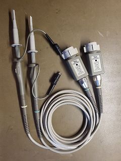 Zwei Tektronix Oszilloskop-Tastköpfe