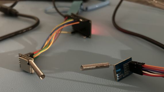 Freie Verdrahtung mit Funkmodul und Federkontakten