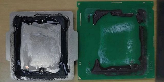 CPU Sockel und Leiterplatte mit Wärmeleitpaste