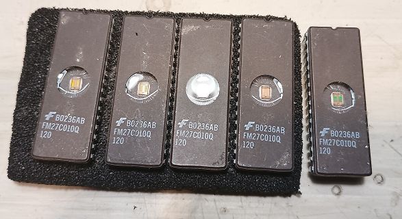 Fünf B0236AB FM27C010Q ICs