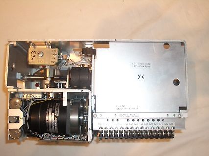 Innenansicht eines elektronischen Geräts mit Bauteilen