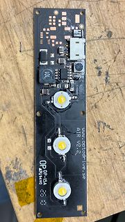 Leiterplatte mit LEDs und elektronischen Bauteilen
