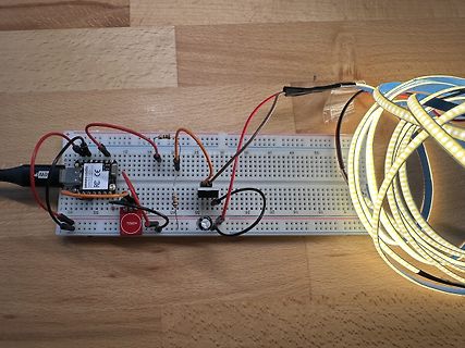 Aufbau mit Breadboard, Arduino Nano und LED-Streifen