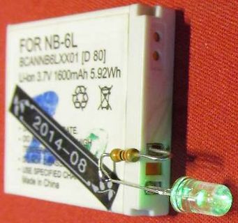 Akku mit angeschlossener LED