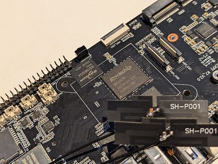 Detailaufnahme einer Leiterplatte mit Rockchip SoC