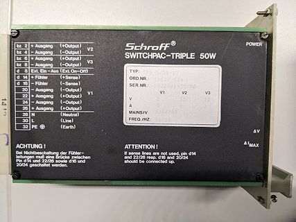 Typenschild eines Schroff Switchpac-Triple 50W Netzteils