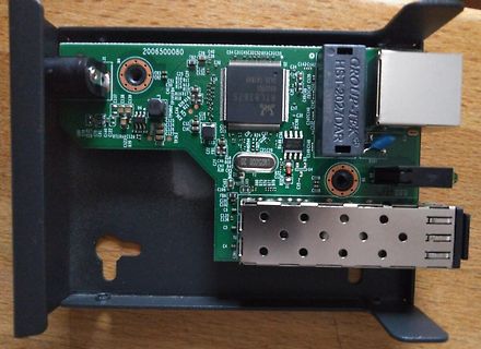 Leiterplatte eines Netzwerkgeräts mit Anschlüssen