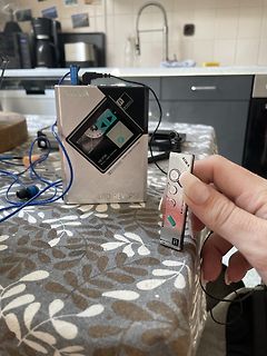 Aiwa Kassettenrekorder und Fernbedienung