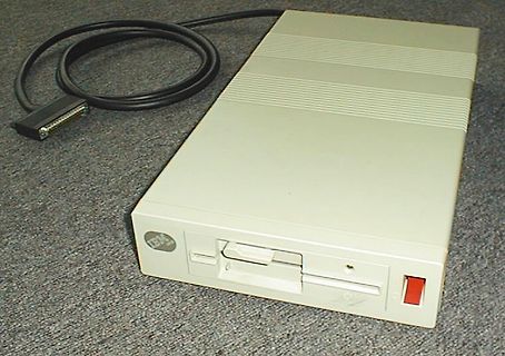 IBM externes Diskettenlaufwerk mit Anschlusskabel