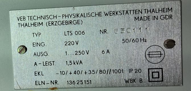 Typenschild eines Netzteils
