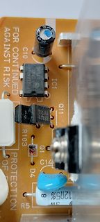 Nahaufnahme einer Leiterplatte mit elektronischen Bauteilen