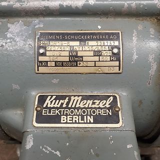 Typenschild eines Siemens-Schuckertwerke Elektromotors