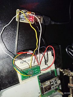 Freie Verdrahtung auf Breadboard mit Mikrocontroller-Modulen