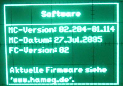 Display mit Software- und Firmware-Informationen