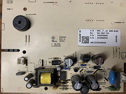 Foto einer Leiterplatte mit elektronischen Bauteilen