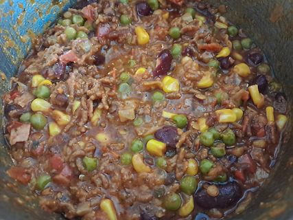 Chili con Carne mit Mais und Erbsen