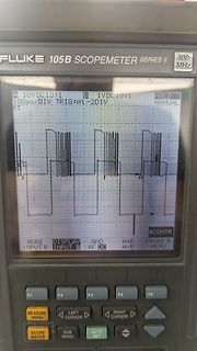 Fluke 105B Scopemeter mit Oszillogramm