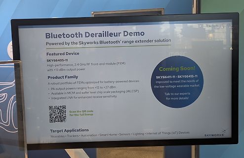 Abfotografierter Bildschirm einer Skyworks Produktpräsentation