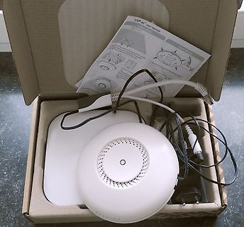 Inhalt einer Produktverpackung mit Accessoires