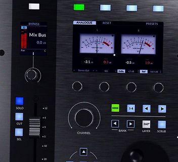 Nahaufnahme eines Audio-Mixer-Interfaces