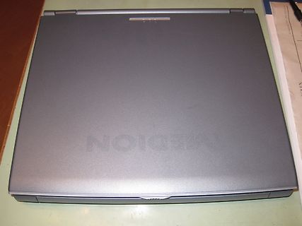 Rückseite eines Medion Laptops