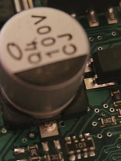Elektrolytkondensator auf Leiterplatte