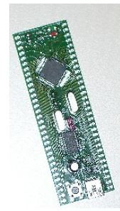 Grüne Leiterplatte mit elektronischen Bauteilen