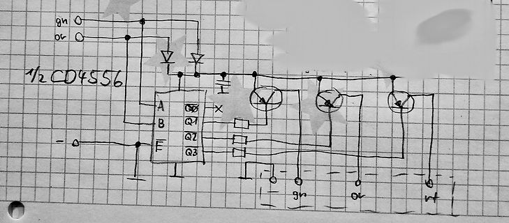 Handgezeichneter Schaltplan mit IC und Transistoren