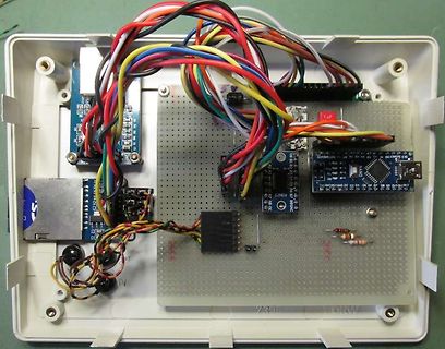 Prototypischer Aufbau mit Arduino und Lochrasterplatine in Gehäuse