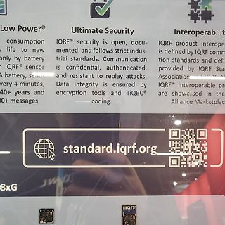 Abfotografierter Informationsbildschirm über IQRF Technologie