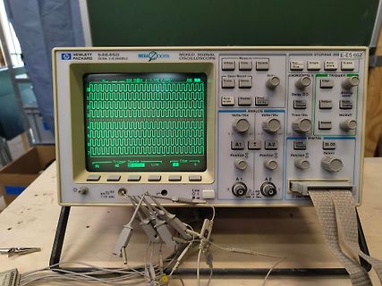 Hewlett Packard 54645D Mischsignal-Oszilloskop mit Wellenform