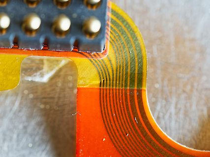 Flexibles Flachbandkabel und Anschlussstecker