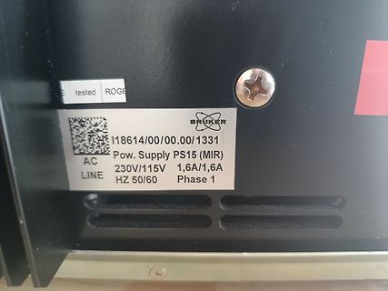 Typenschild eines Bruker Netzteils