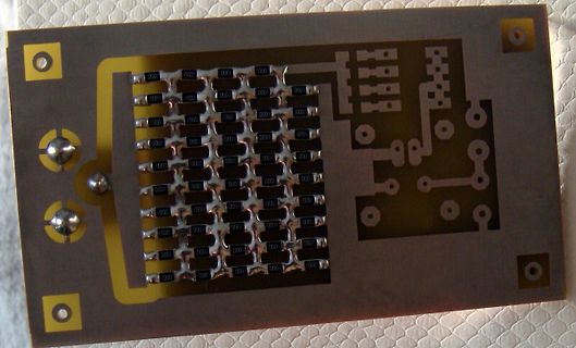 Geätzte Leiterplatte mit vielen SMD-Widerständen