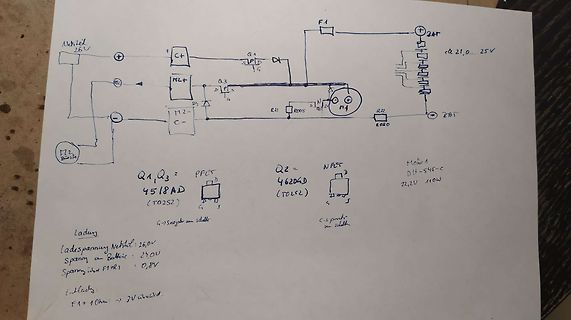 Handgezeichneter Schaltplan einer Ladeschaltung mit Motor