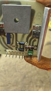 Nahaufnahme einer Leiterplatte mit elektronischen Bauteilen