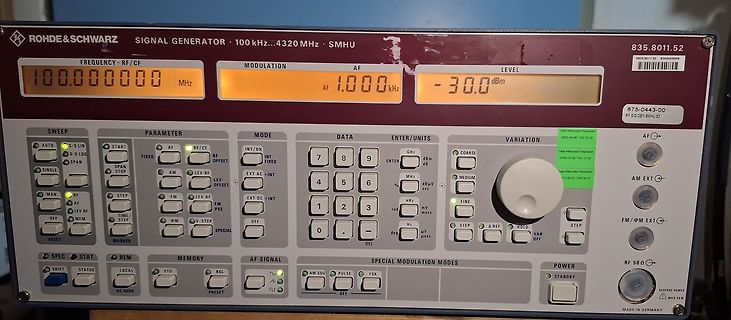Rohde & Schwarz Signalgenerator