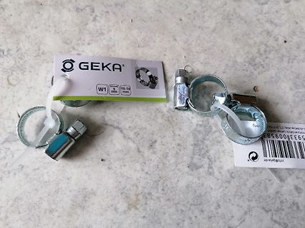 GEKA Schlauchschellen auf Untergrund