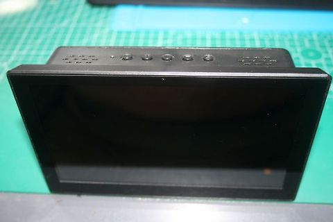 Schwarzes LCD-Display mit Tasten