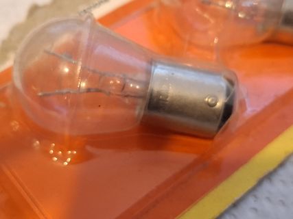 Glühlampe in Verpackung