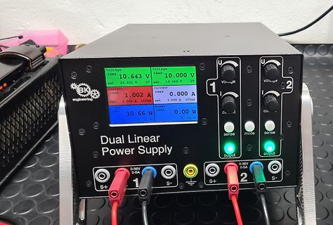 Duales lineares Netzteil mit Display