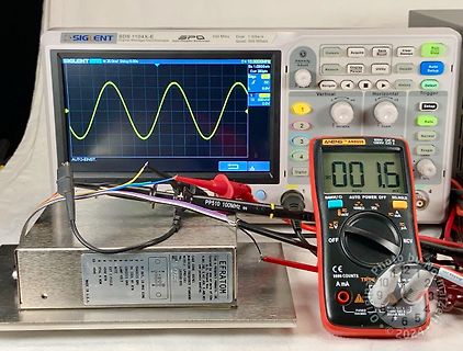 Oszilloskop, Multimeter und Messaufbau