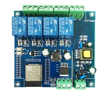 Leiterplatte mit Relaismodul und Mikrocontroller