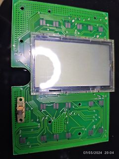 Grüne Leiterplatte mit LCD-Display